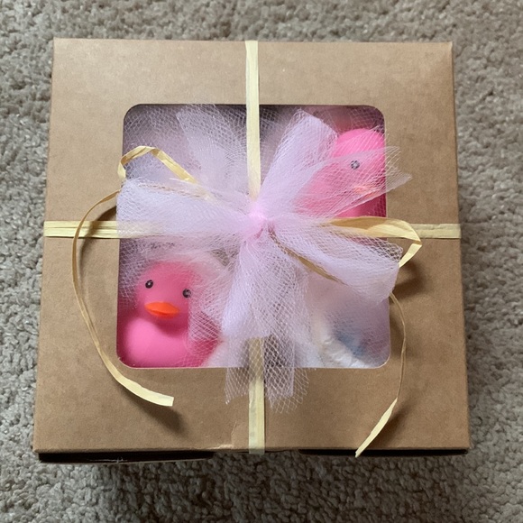 🧁Baby Gift! “CUPCAKES!” Pink Duckie Diaper “Cupcakes” Baby Girl Gift Set - Picture 4 of 5